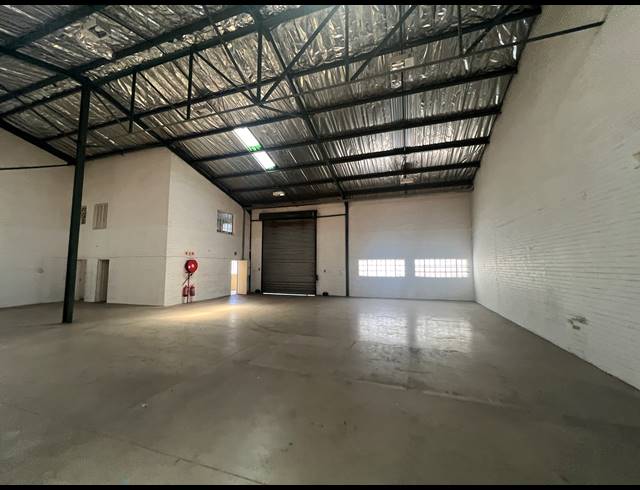 909M² WAREHOUSE TO LET IN KYA SANDS
